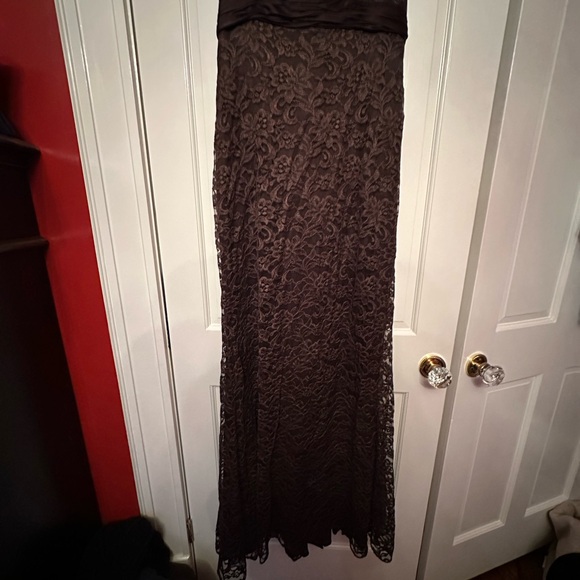 New with tags Vintage Badgley Mischka brown lace evening gown - Picture 6 of 6